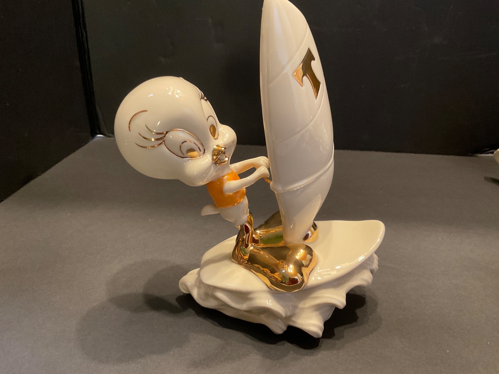 Lenox Exclusive Looney Tunes Classic Character Collection, Tweety Bird Lot 0f 4
