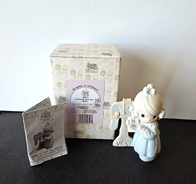 Precious Moments 1990 Membership Figurine “Sharing The Good News Together “