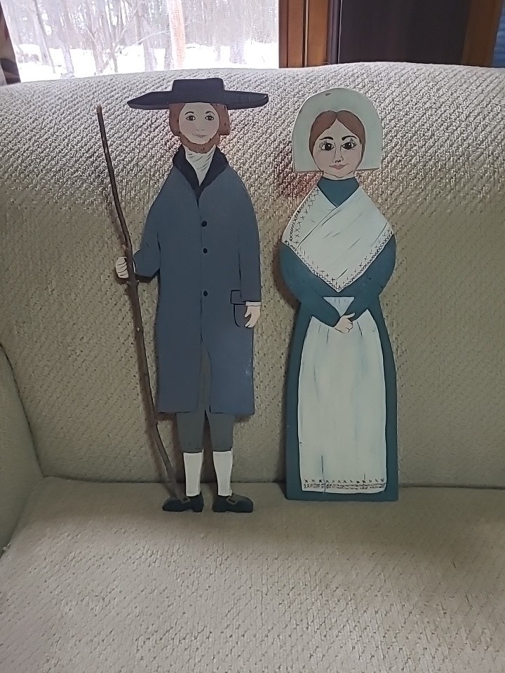 Vntage Handmade wooden Amish Farmers hand painted folk art in great condition
