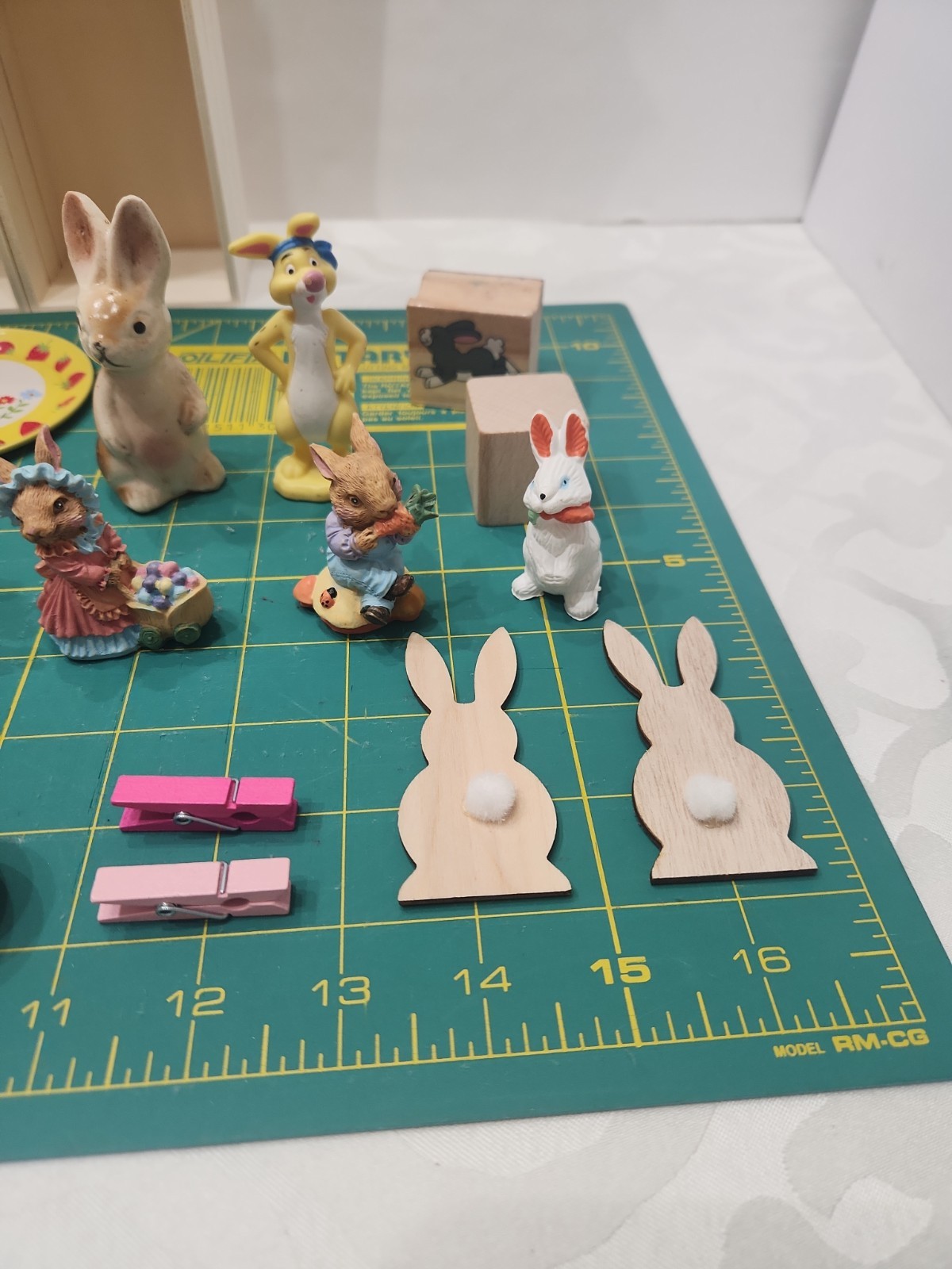 Vtg & Mod Trinket Shelf Miniatures Curio Collectibles Lot 25+ Bunny Rabbit Theme