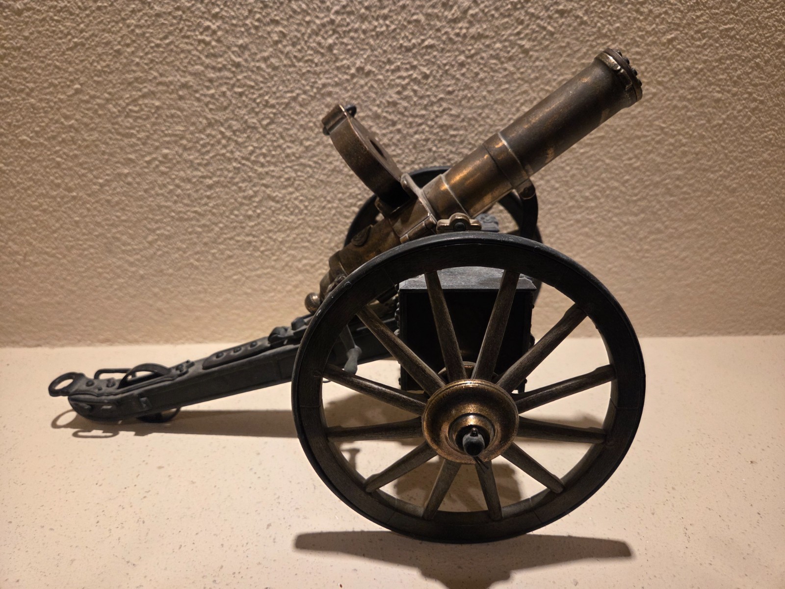 Vintage 1883 Gatling Gun – Brass, Wood & Metal Replica with Magazine