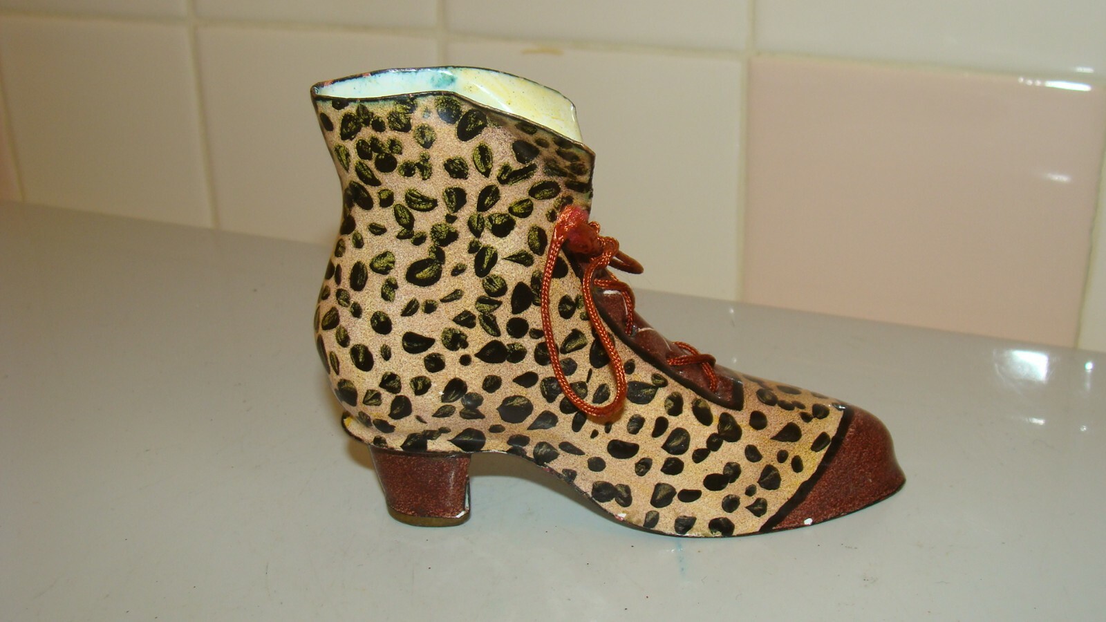 2000 Kevin Chen Metal Enamel Miniature Decorative Shoe 4.2″ x 1.5″ and 3.2″ tall
