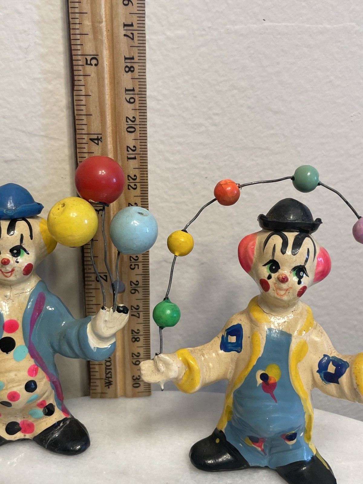 VTG Ceramic Circus Clown Pair Balls Juggling Balloons Figurines Display Set Rare