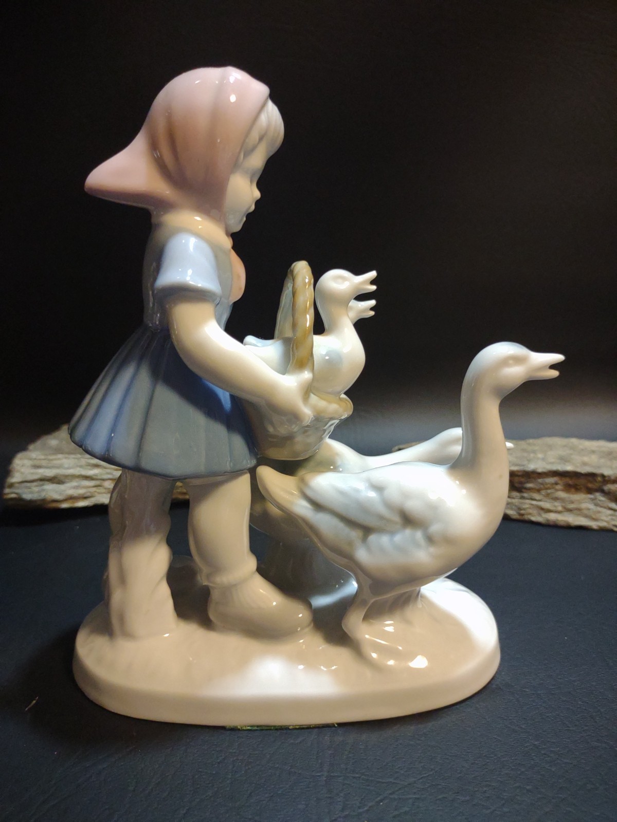GErROLD PORZELLAN Bavaria West Germany Girl With Basket Geese Figurine 6 3/4″ T