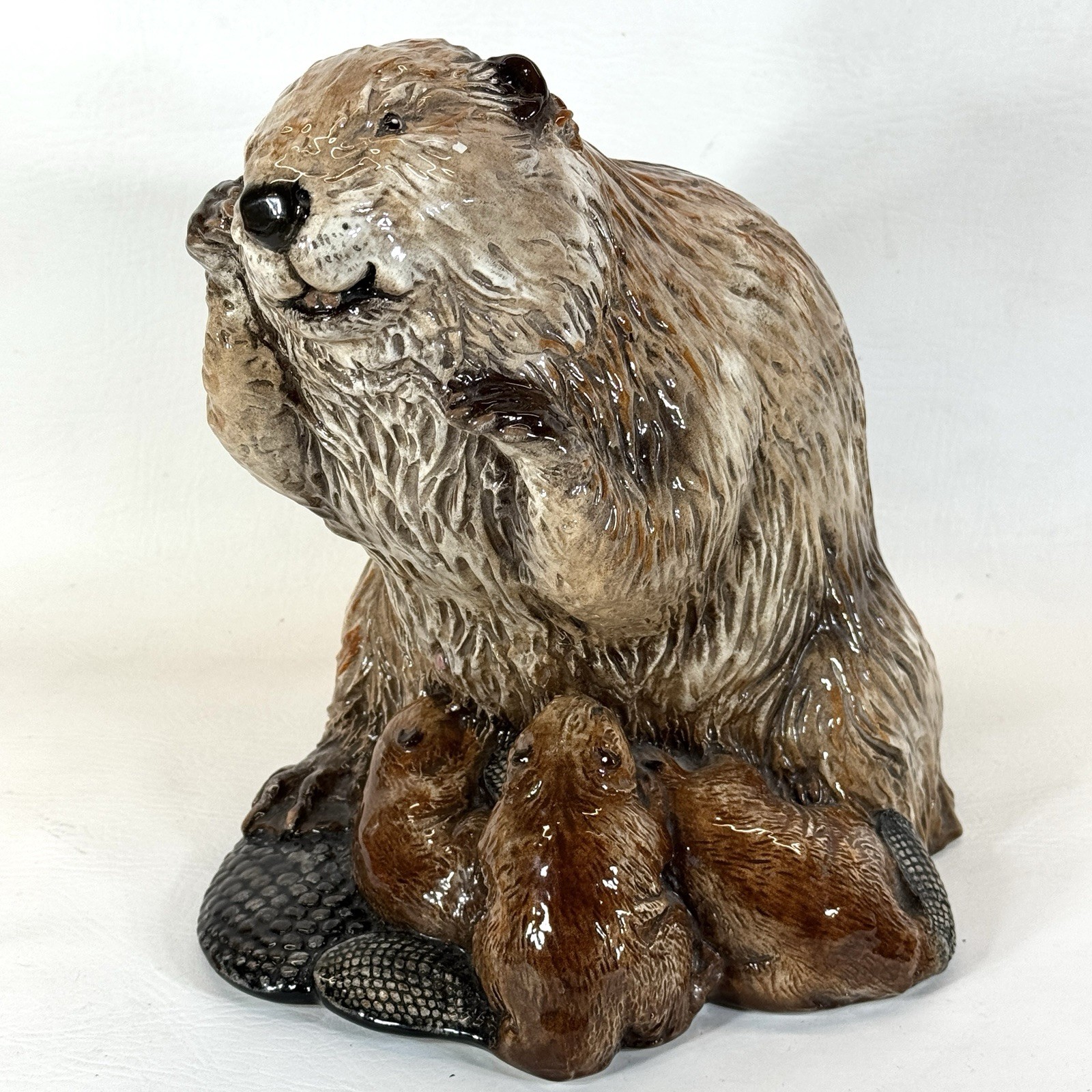Ceramic Beaver Family Figurine Porcelain Wildlife Statue – Rustic Cabin Buc-ees
