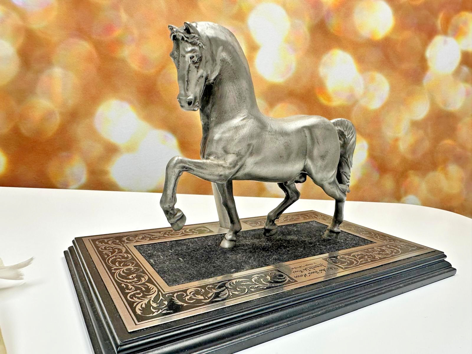 Noble Collection Leonardo Da Vinci Horse Statue w/ Quill Pen Base