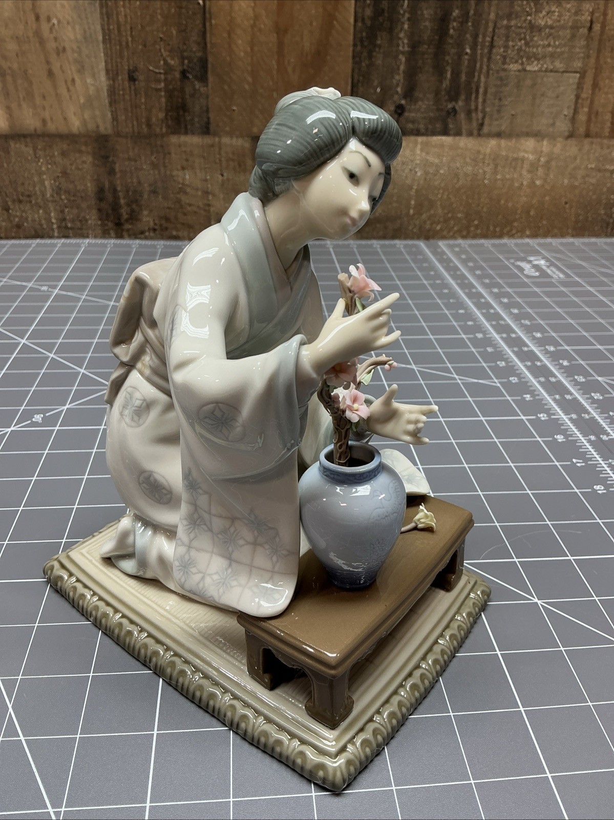 Lladro Japanese Geisha Flower Arranger Porcelain Figurine 4840 Glaze Excellent!