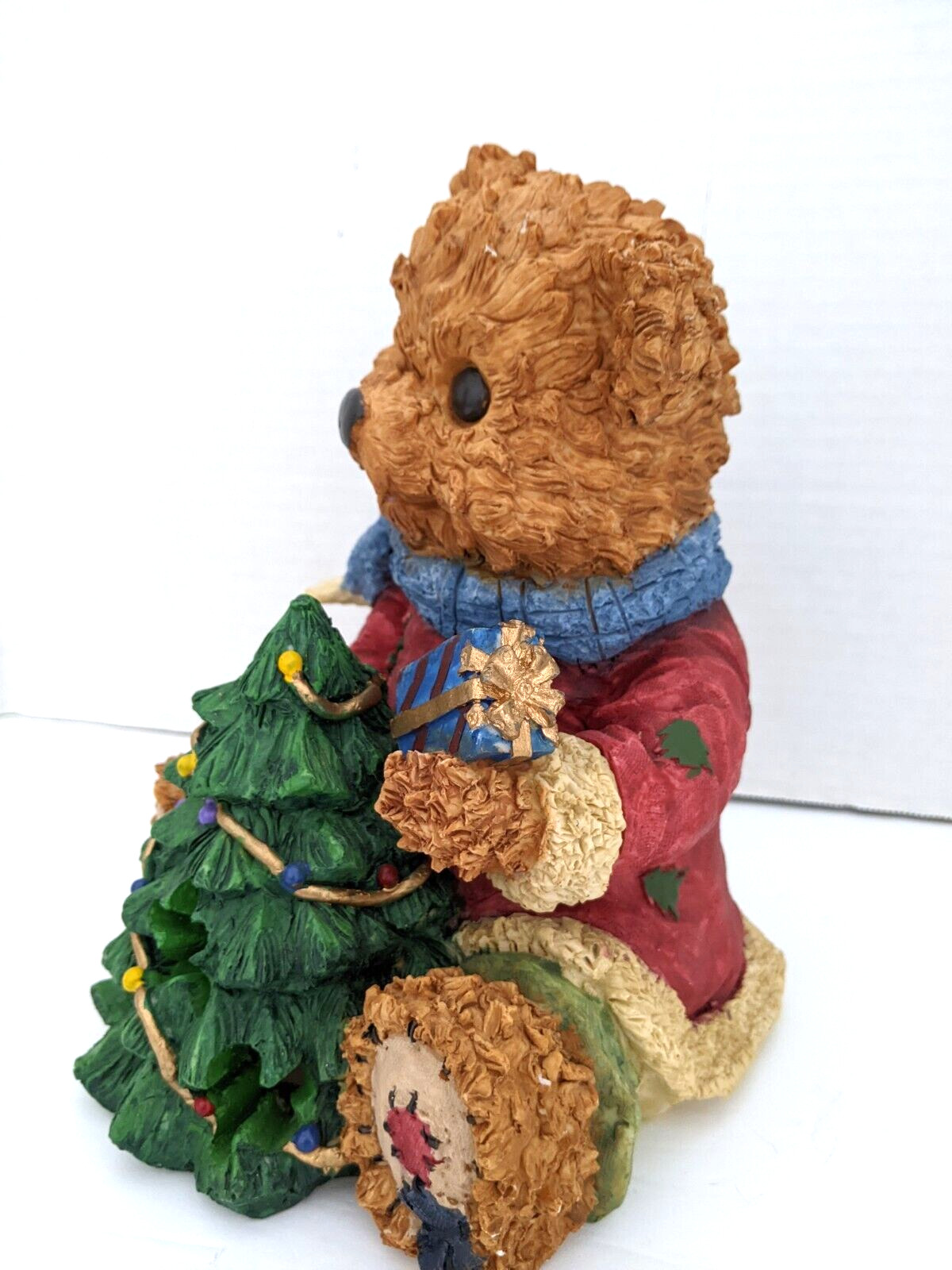 Resin Light Up Night Lite 9″ Santa Bear with Christmas Tree and Gift
