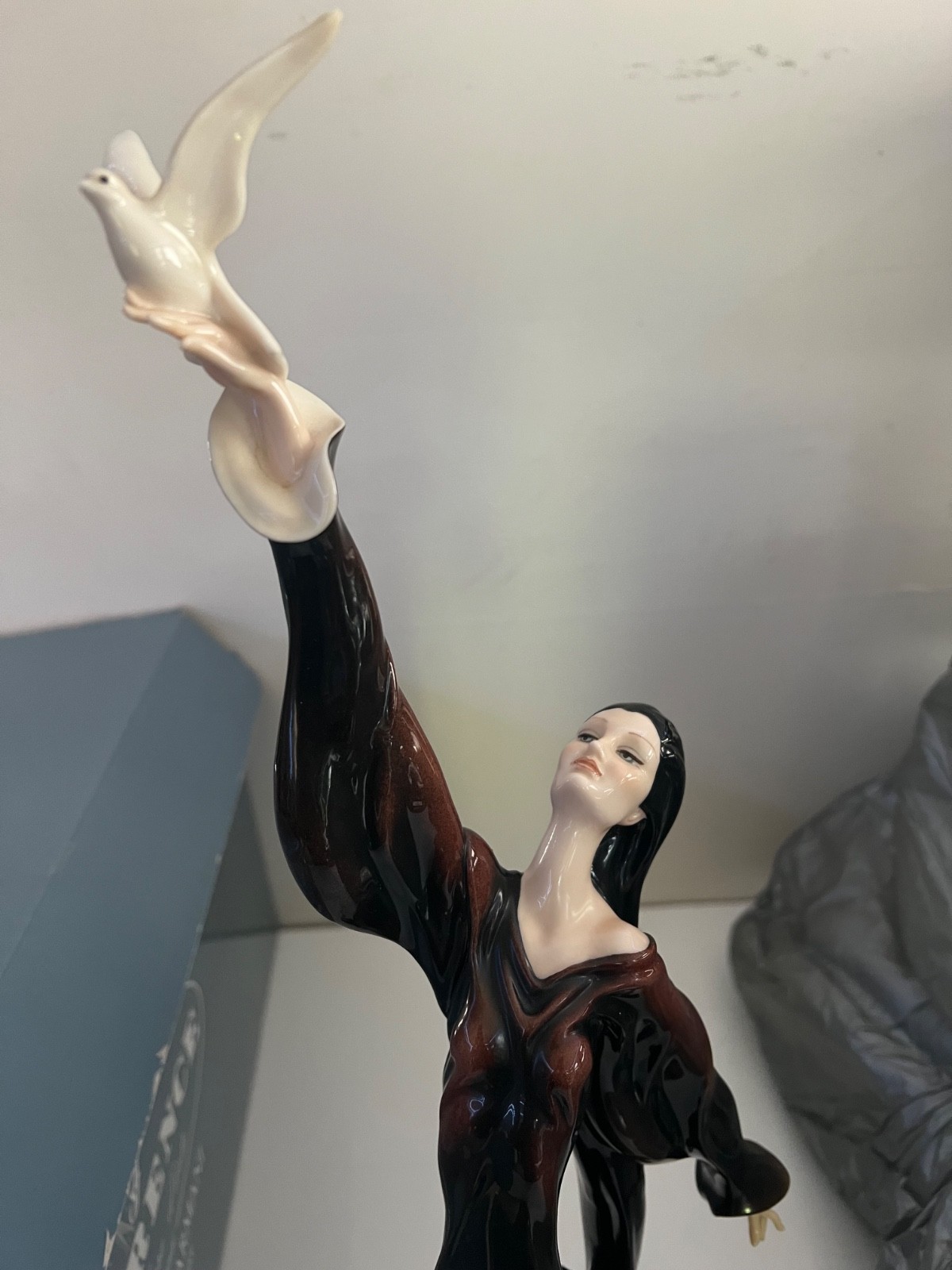 FLORENCE GIUSEPPE ARMANI 24″ LADY WITH FLYING DOVE FIGURE 1954E SIGNED