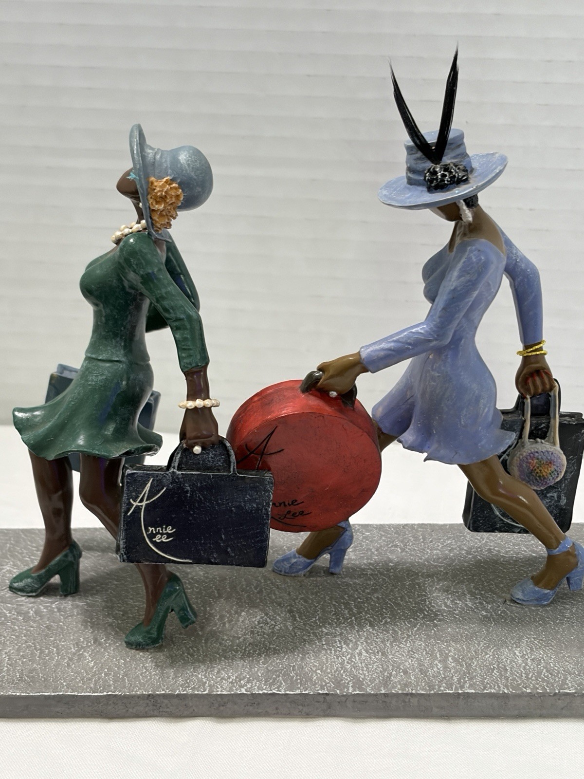 Sass N Class by Annie Lee “Boston Time” Power Shopping Figurine 2003 Sandy USA