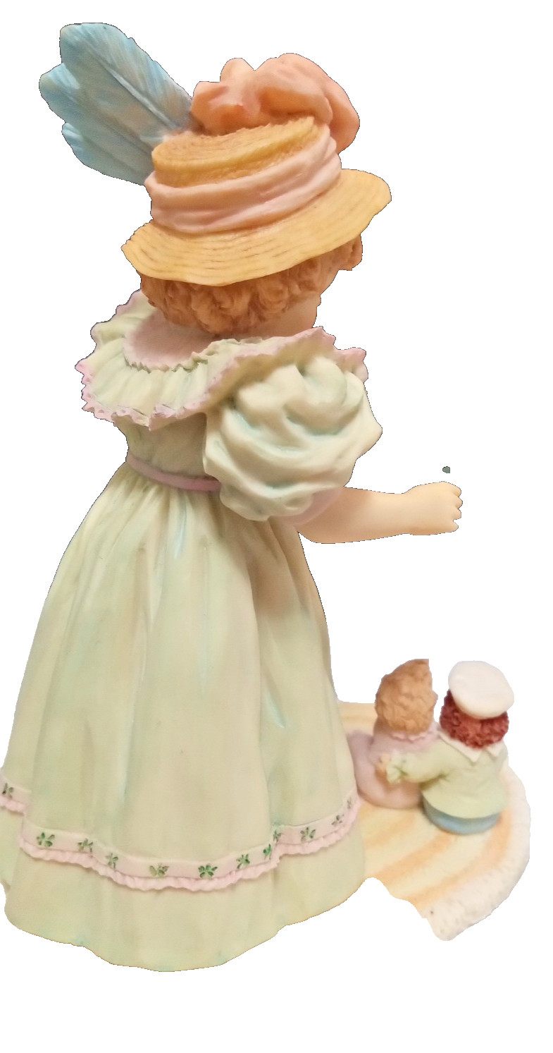 “Under the Mistletoe” Maud Humphrey Bogart figurine 5 1/2 in. resin