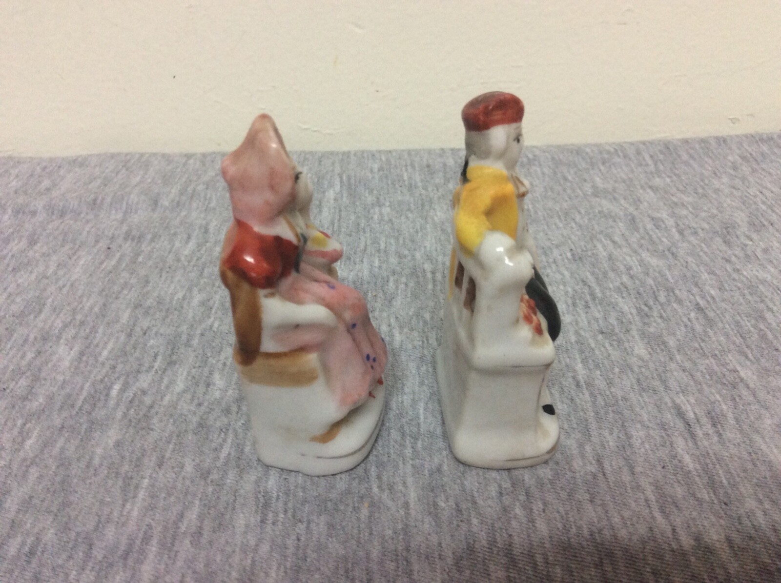 Vintage Porcelain Colonial Siting Man & Woman 2.5” Figurines Japan