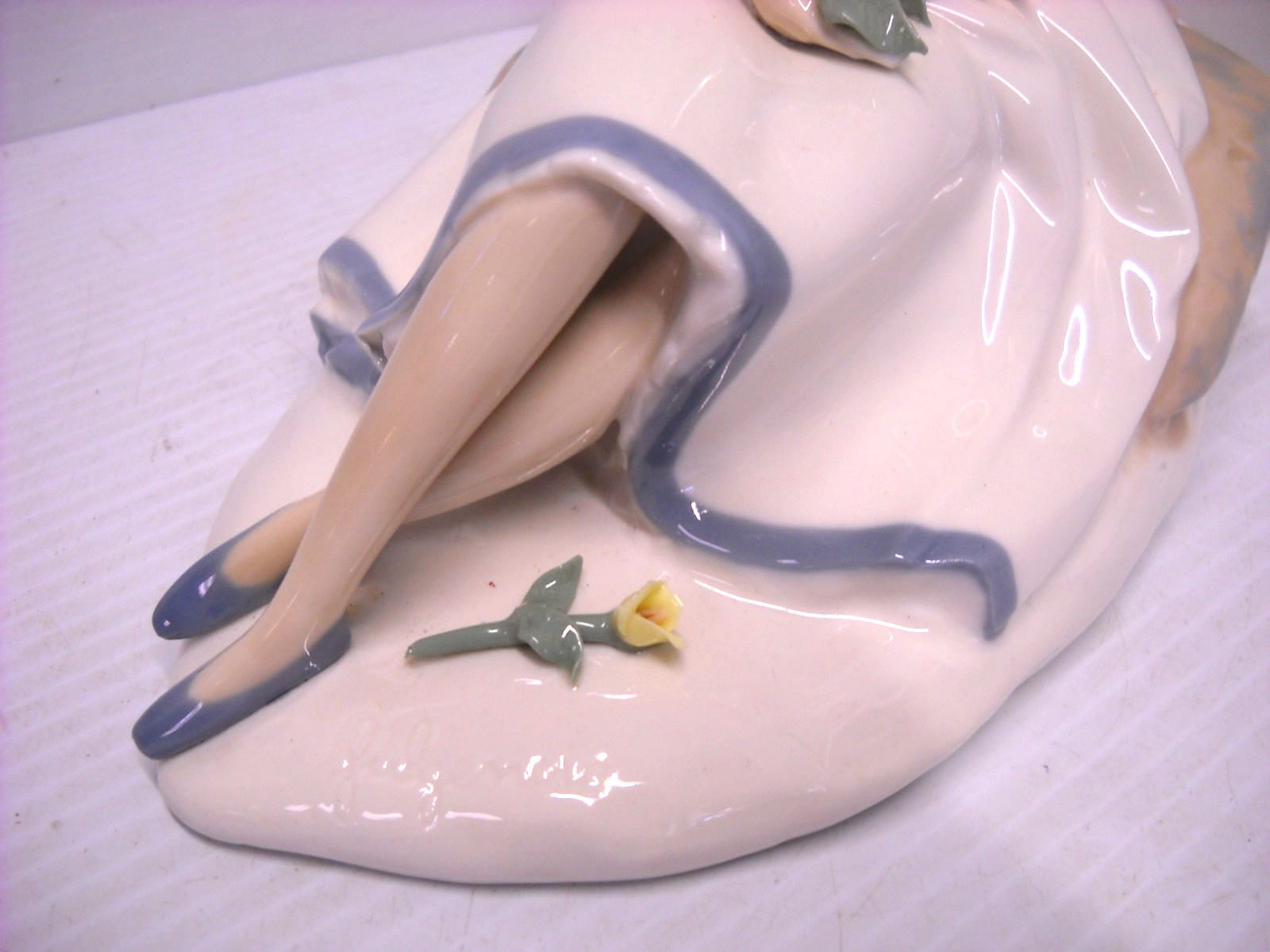 Lladro Artist Fulgencio Garcia Teresa The Tulip Maiden 1983 Fine Porcelain