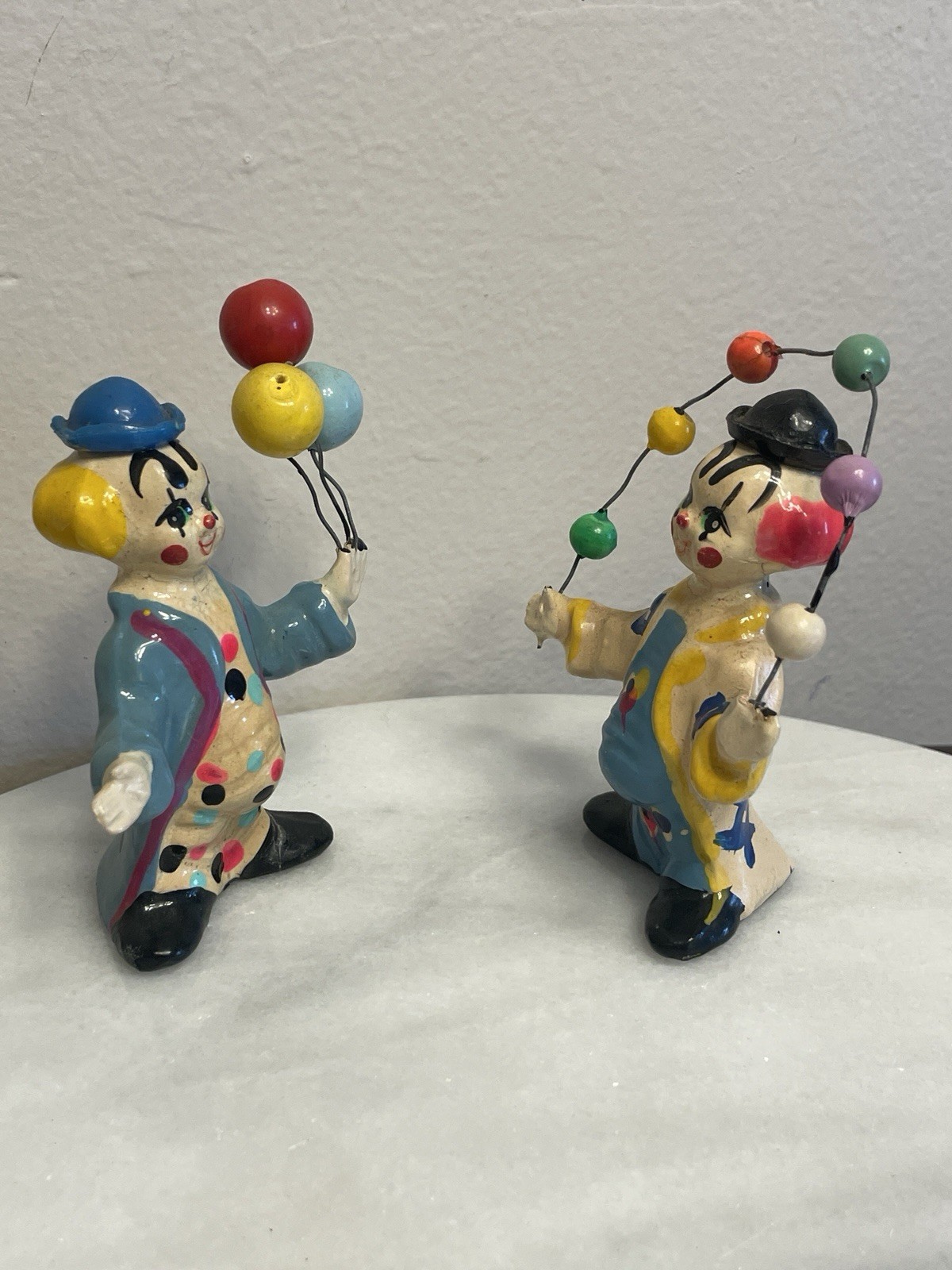 VTG Ceramic Circus Clown Pair Balls Juggling Balloons Figurines Display Set Rare