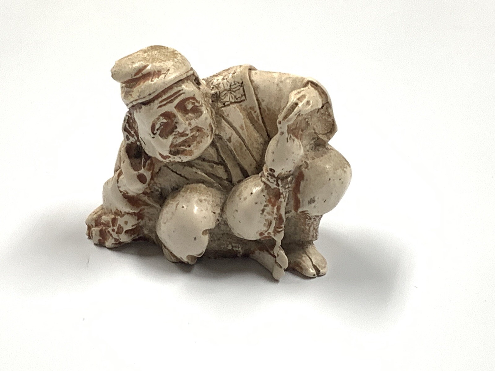 Carved Netsuki Village Old Man Lend Me Your Ear Music Maker Figure 2″
