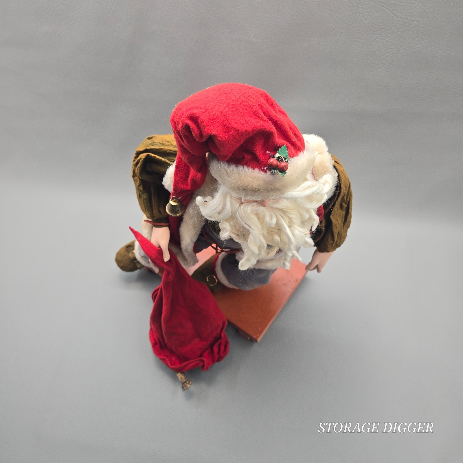 Vintage Christmas Holiday Santa Claus Figurine 19.5″ Tall, Made in Philippines
