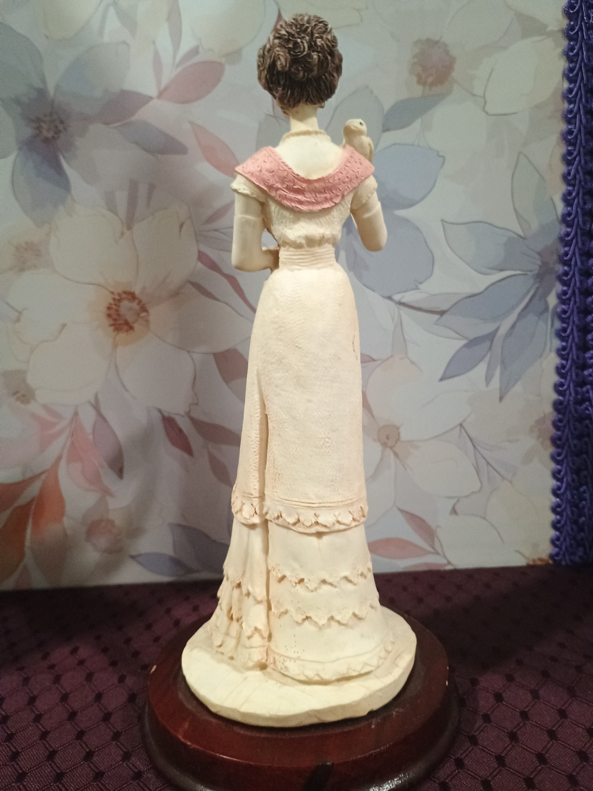 Artmark Marlo Collection Vintage Victorian Lady Holding Pigeon