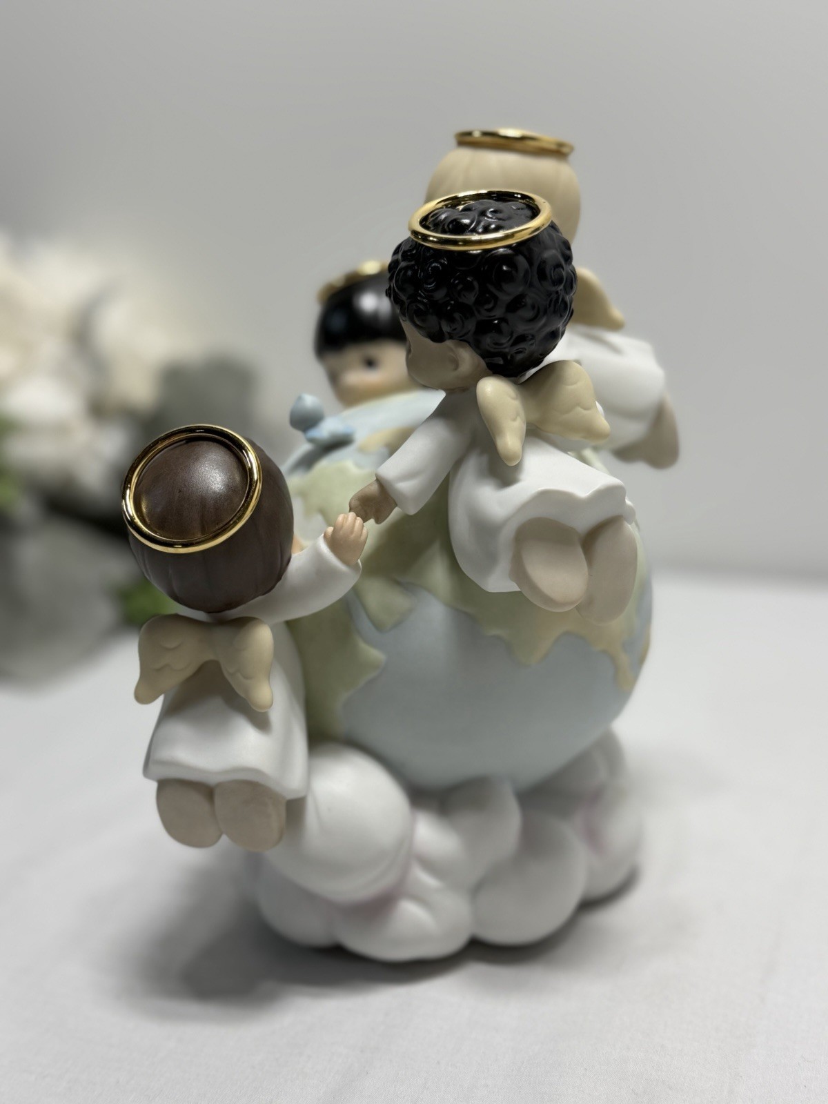 Precious Moments 1998 “His Love Will Uphold The World” #539309 Retired Boxed