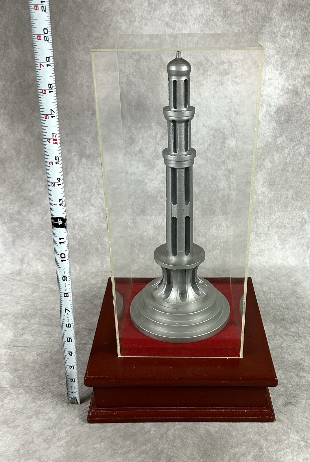 Vintage 1970s Minar-e-Pakistan Monument Statue Model Replica In Case 19.5”