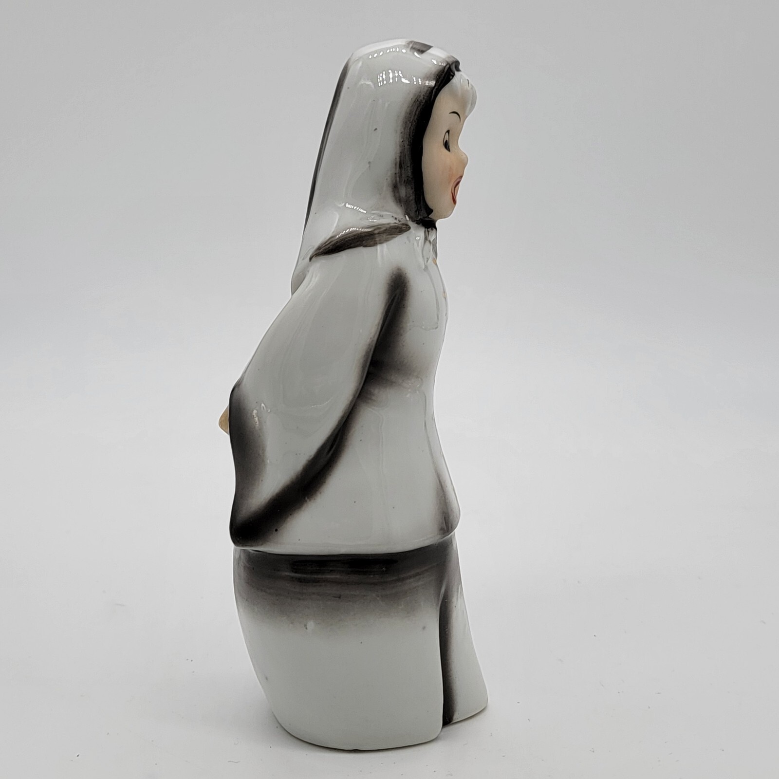 VTG Nun Figurines – Vintage Porcelain – Black And White With Gold Accents