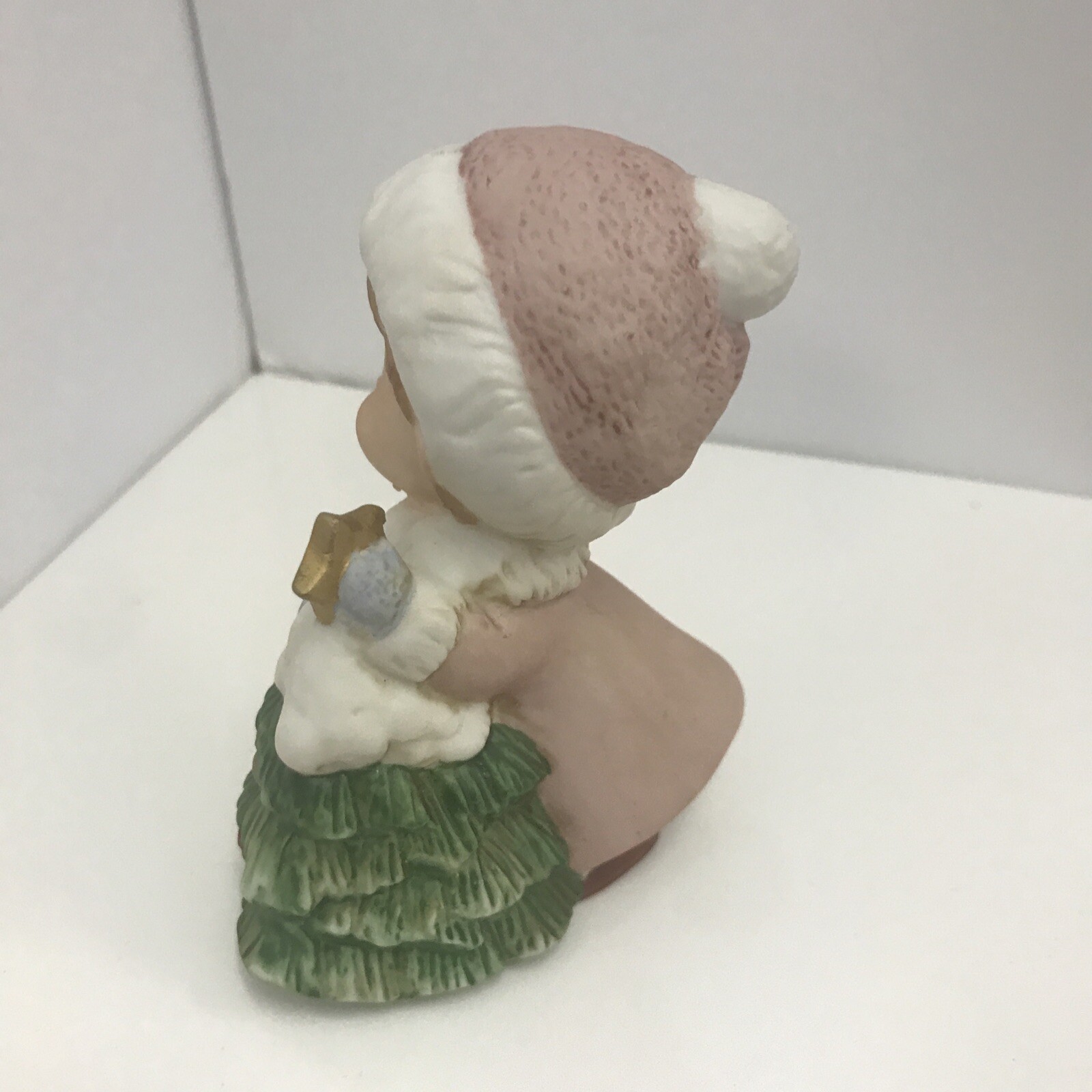 Vintage Homco Porcelain Hand Painted Figurine Girl with Christmas Tree #5556