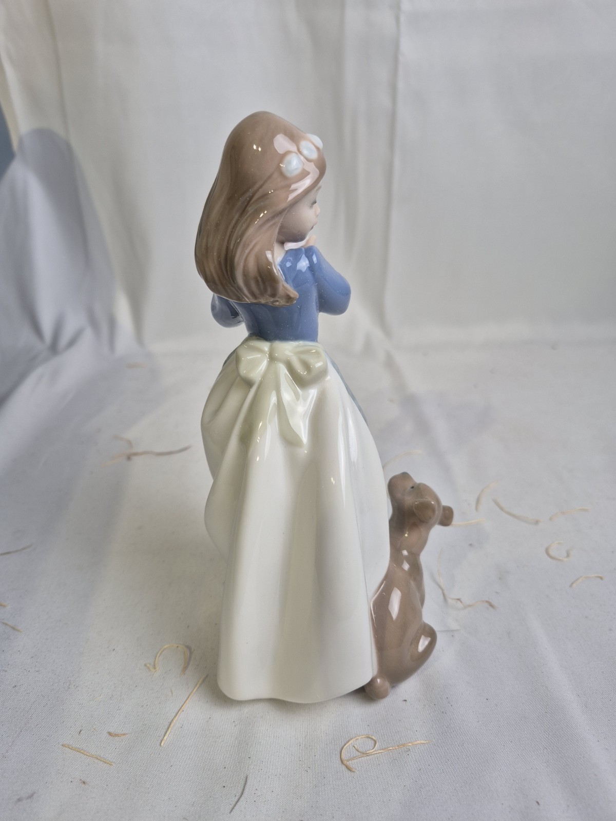 Vintage Lladro Nao Spain #1045 Puppy’s Birthday Girl with Cake Dog 7.5″ W/ Box