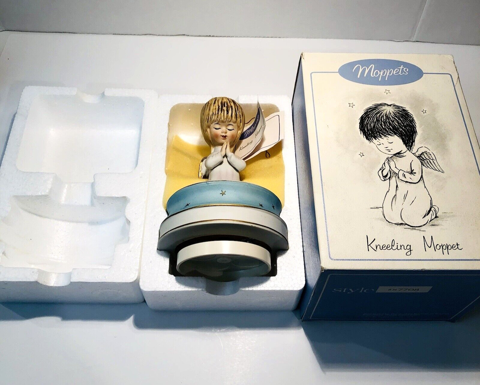 VTG Kneeling Moppet Music Angel Gorham M7708 1974 Silent Night Japan Prayer Box