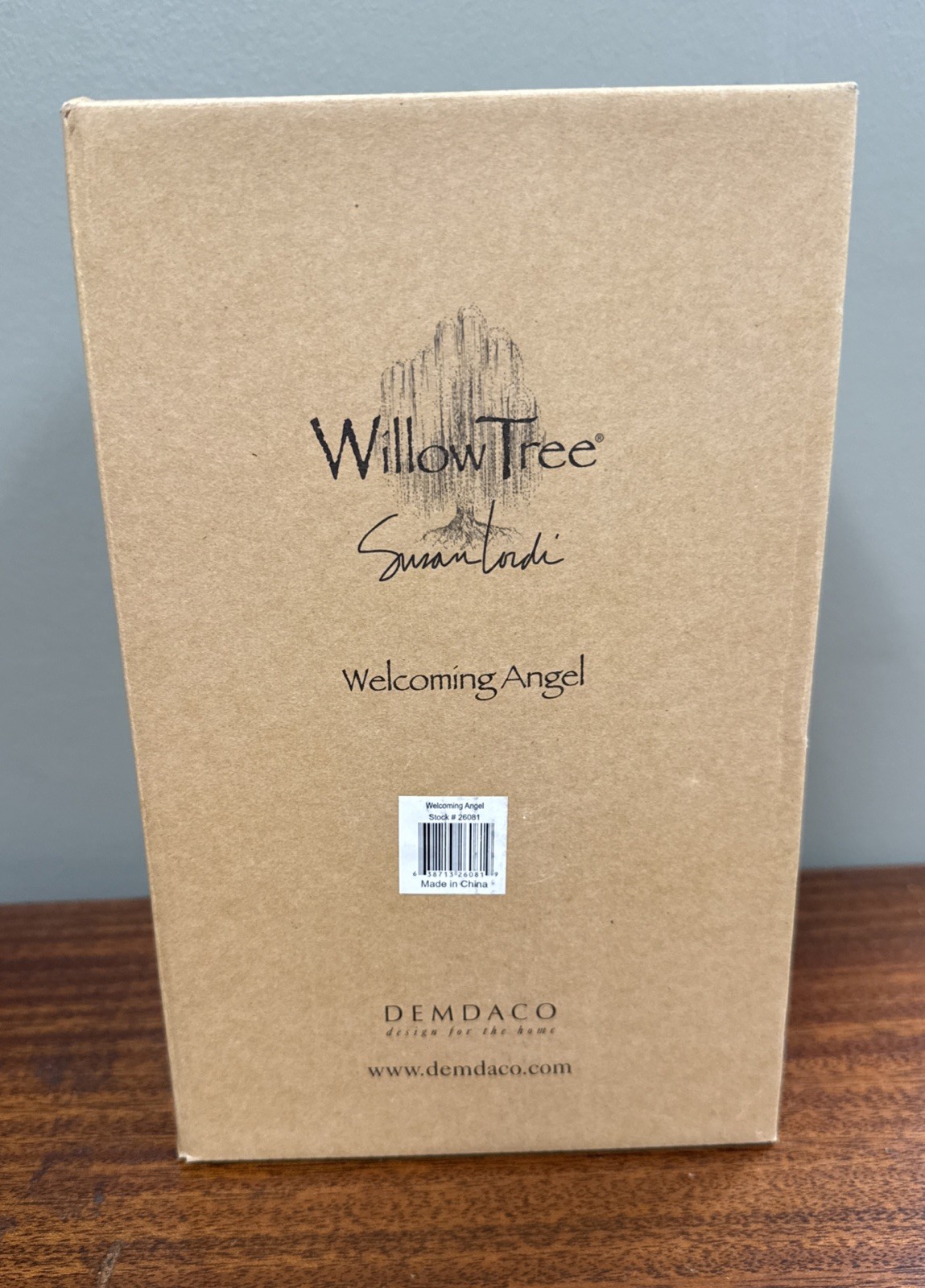 Willow Tree Welcoming Angel Demdaco by Susan Lordi Pineapple