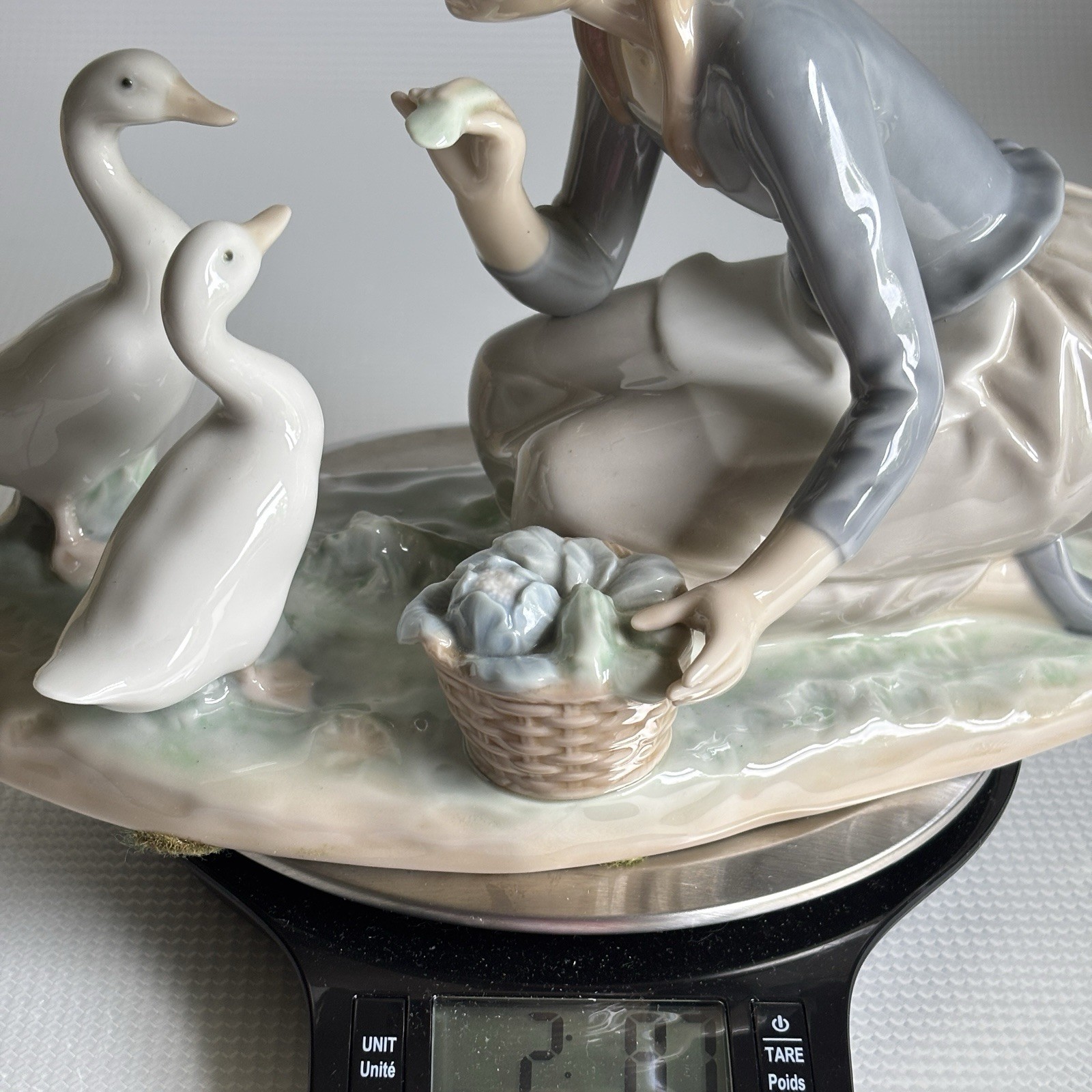 Lladro Spain #4849 Food For Ducks Retired Porcelain Figurine Spain Cabbage
