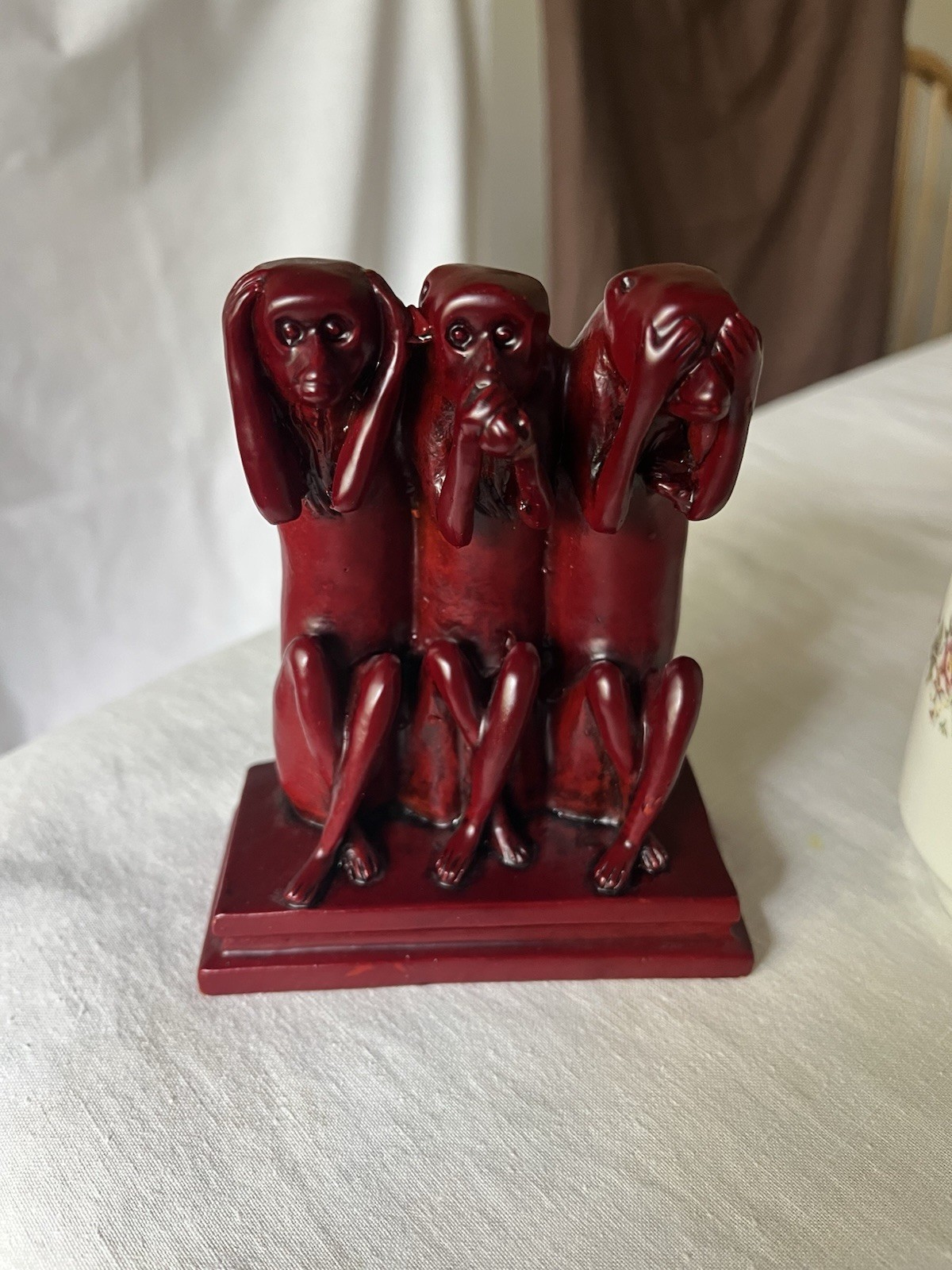 🐒 three wise monkeys figurine hear speak see no evil (resin Cambodia souvenir?)
