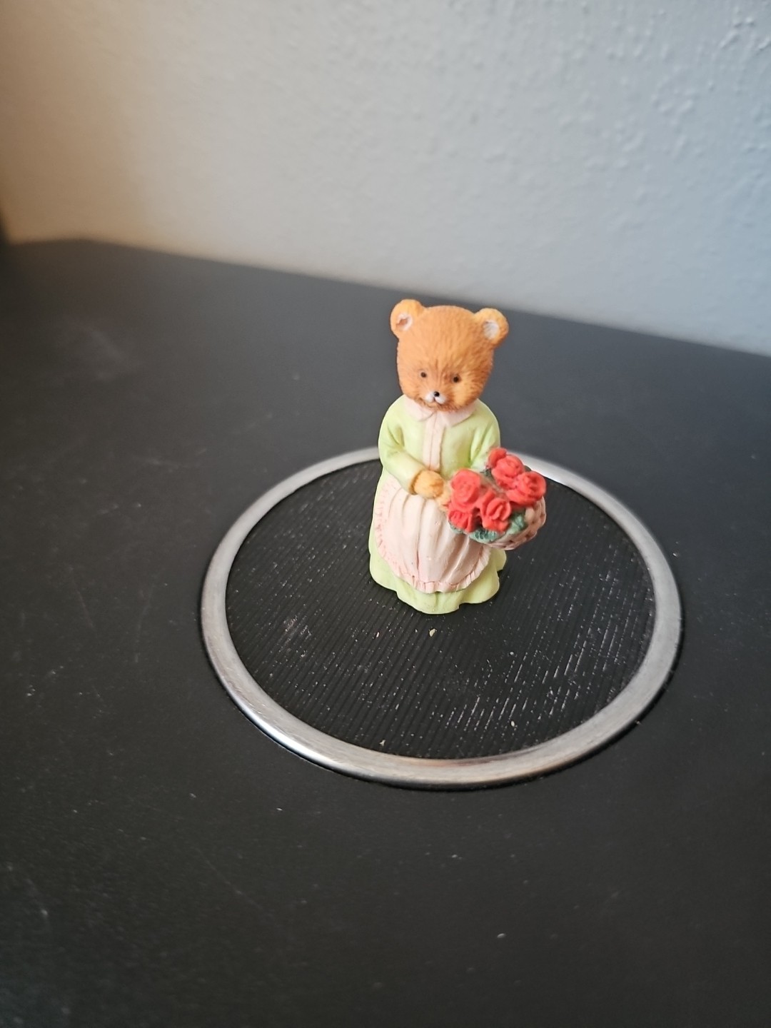 JC bear 1991 bear with basket of roses figure