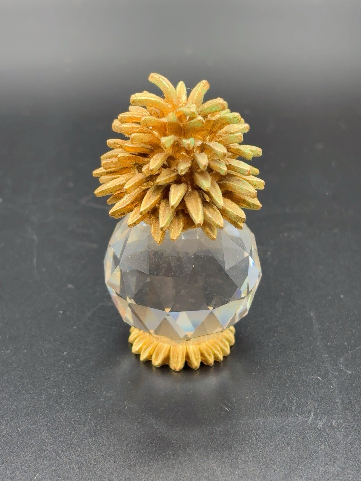Kenzo Atari Mini Crystal Pineapple Fruit w/Gold Toned Leaves 2″ Tall