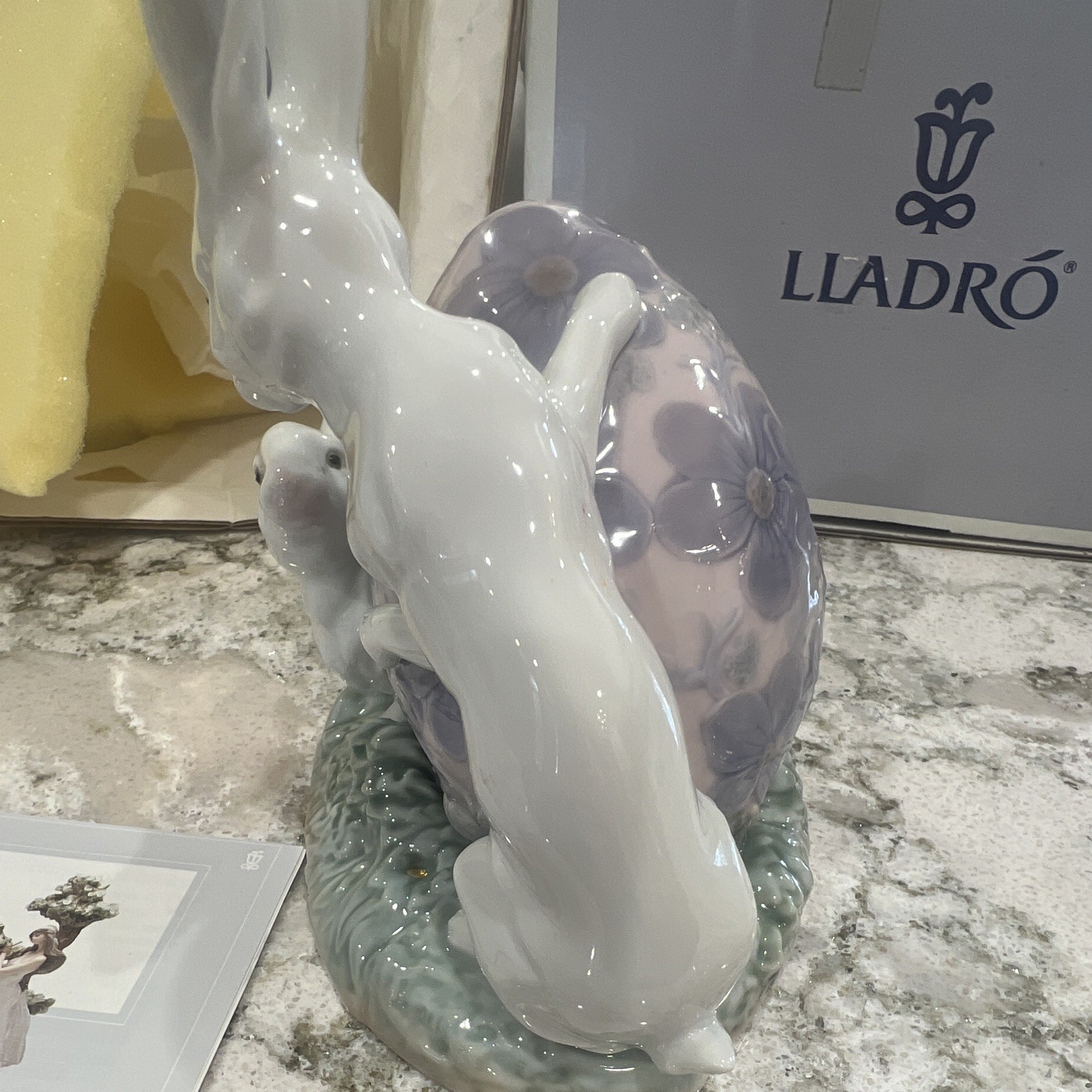 Lladró Easter Bunny Porcelain Figurine Rabbits & Floral Egg Boxed #05902