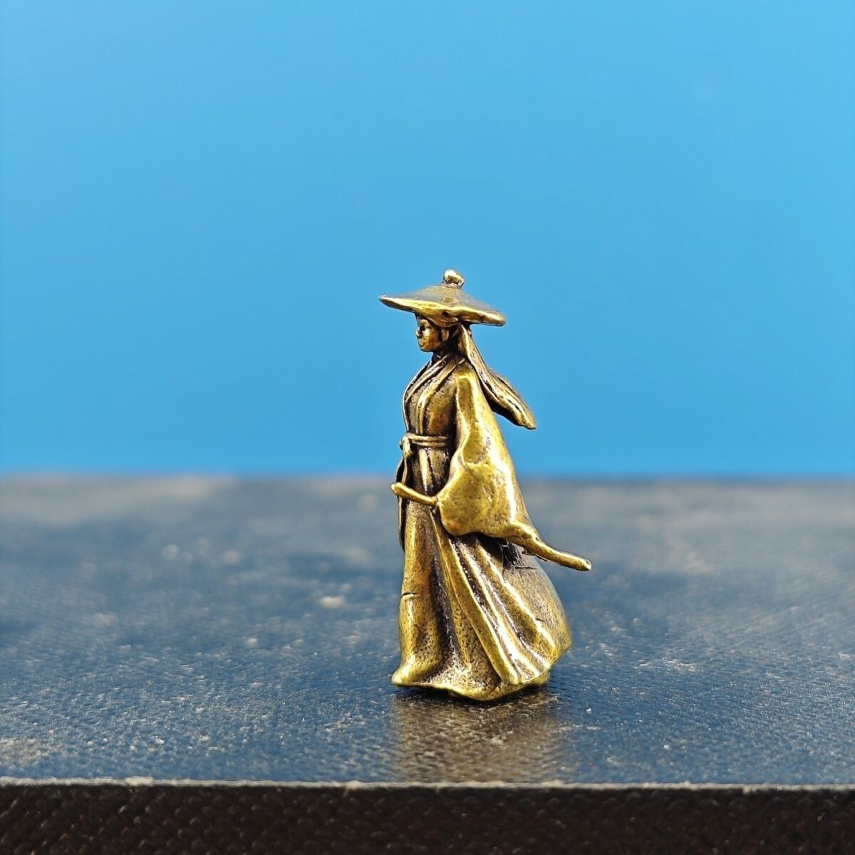 Solid Brass China Ancient Swordswoman Small Model Statue Micro Landscape Bonsai