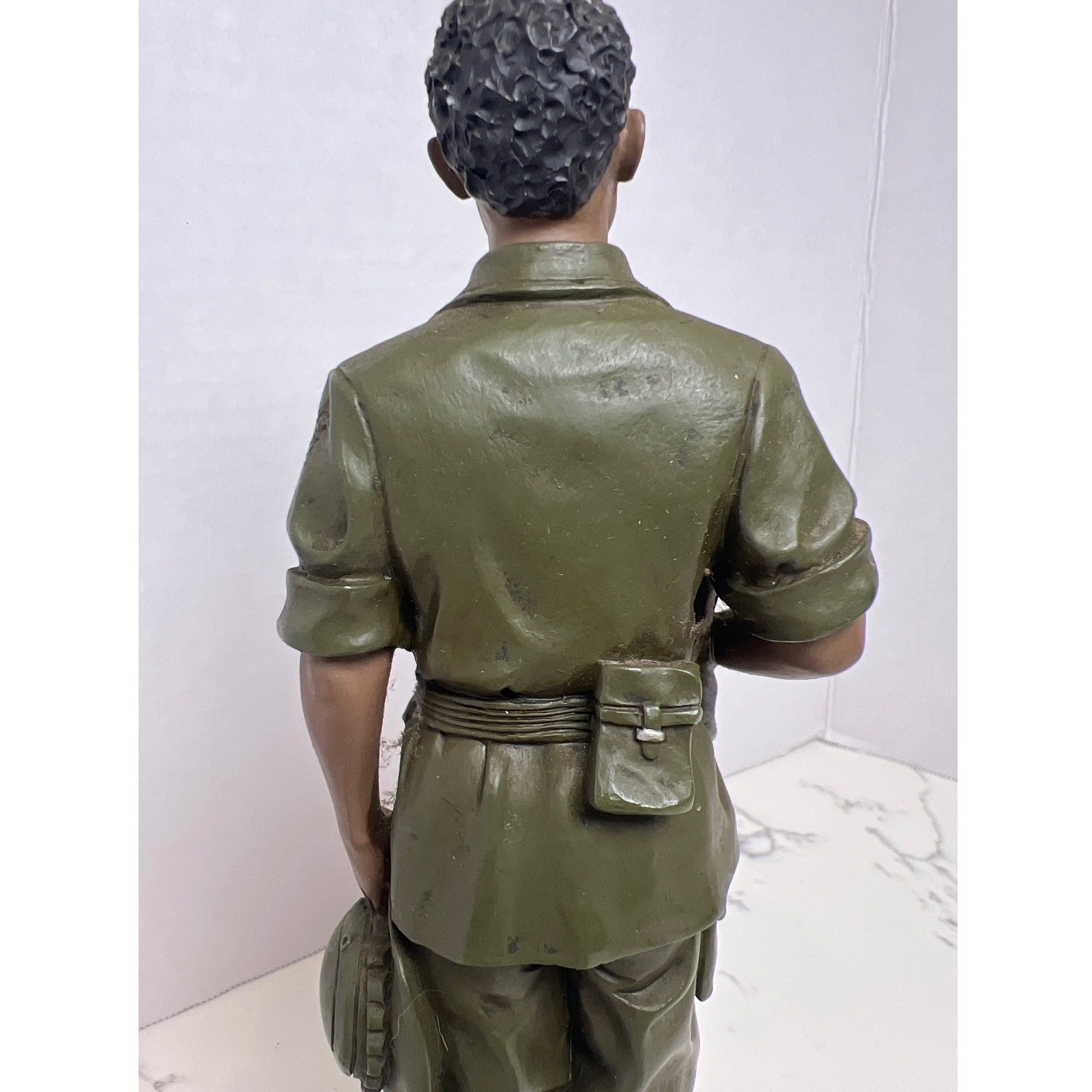 OUTI US Army Soldier Sculpture Military Figurine Holding Canteen/ Boonie Hat 8″