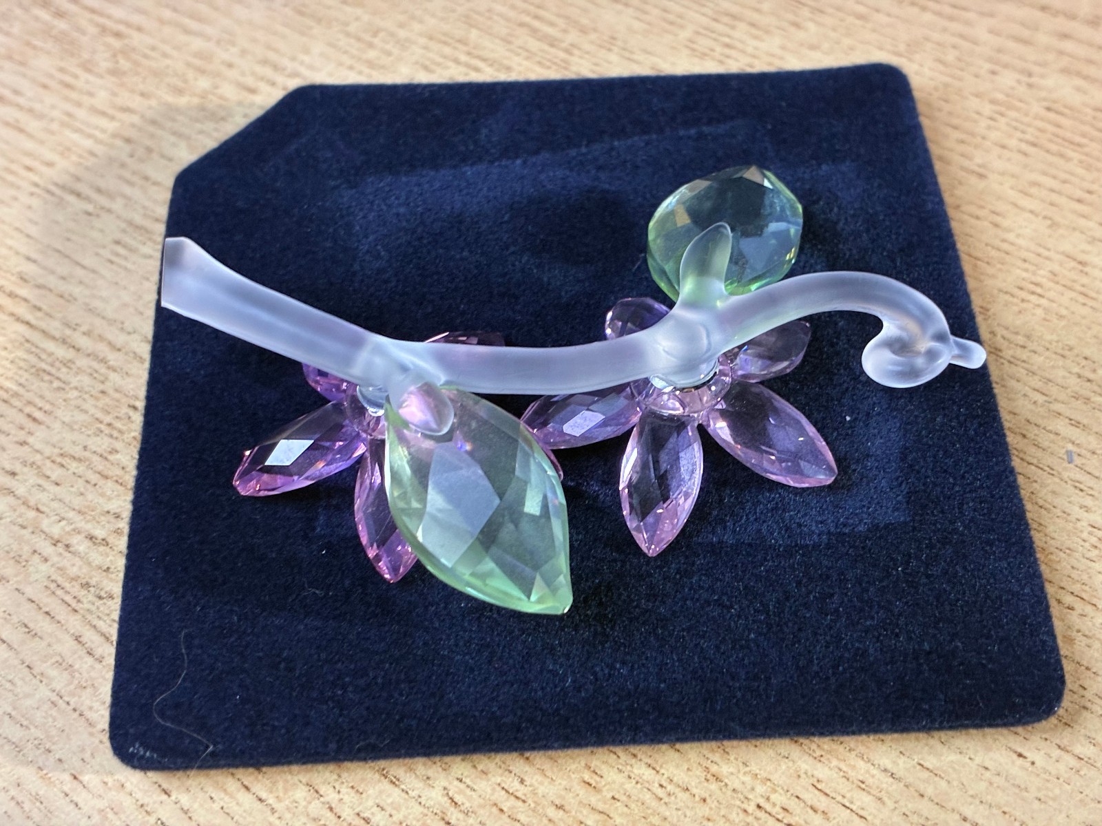 Swarovski Jasmine Flower Crystal 0917664 Box COA White Pearl Centers
