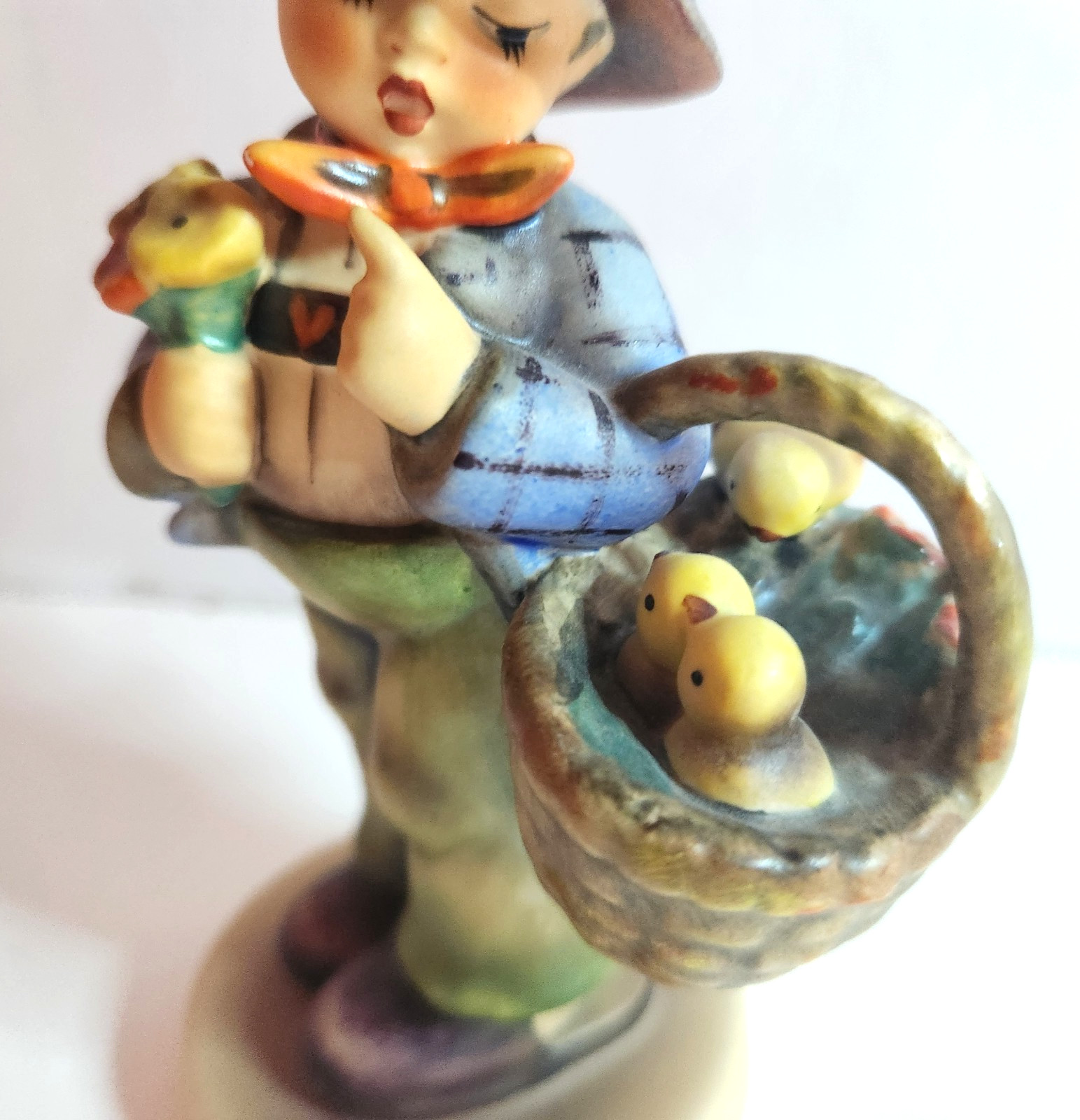 Hummel Goebel Easter Greetings Figurine Boy with Flowers & Basket w/chicks 1971