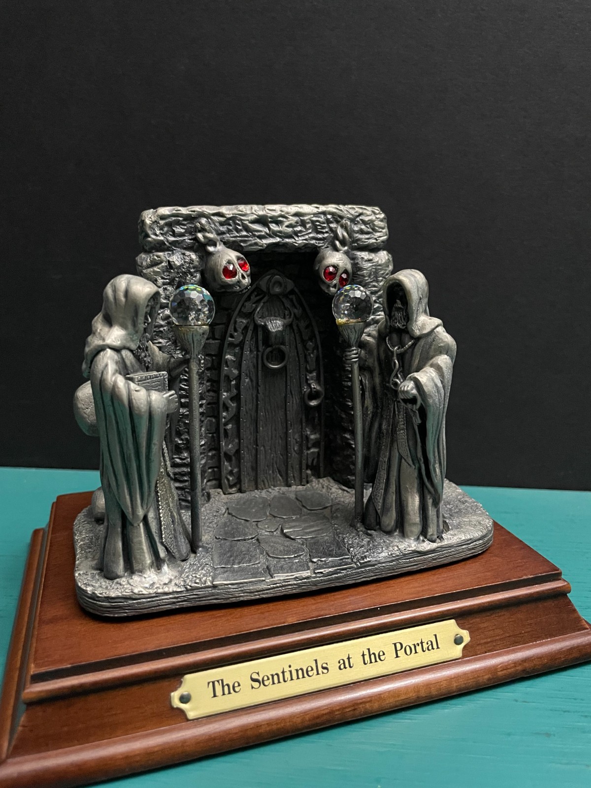 Tudor Mint Pewter Robed Celtic Druid Guardian Skull Portal Crystal Orb Statue