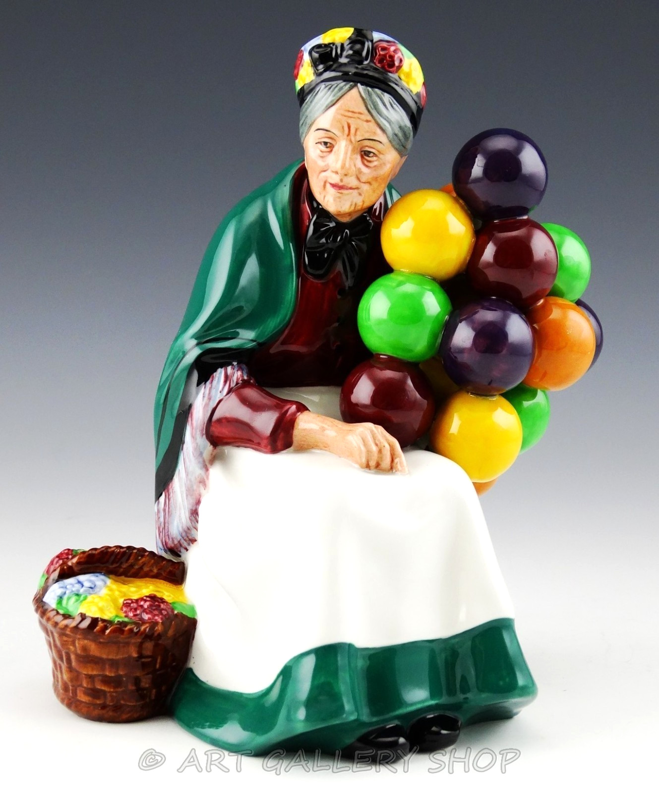 Royal Doulton England 1928 Figurine HN1315 THE OLD BALLOON SELLER WOMAN Mint