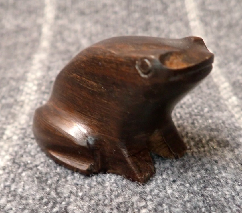 Hand carved Ironwood Frog Smooth Dark Wood 2″ Long
