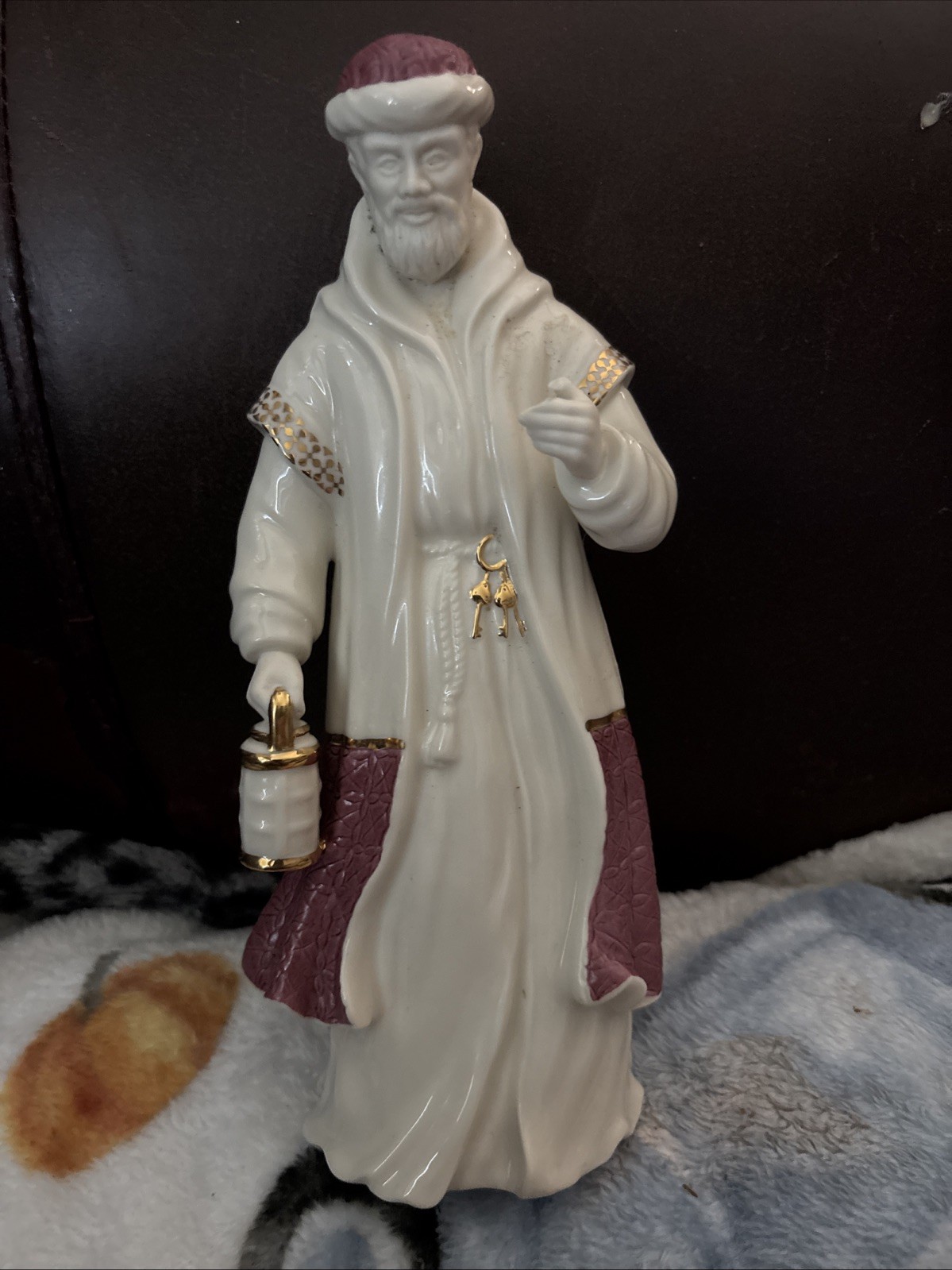 Lenox First Blessing Nativity Inn Keeper Figurine Gold Trim
