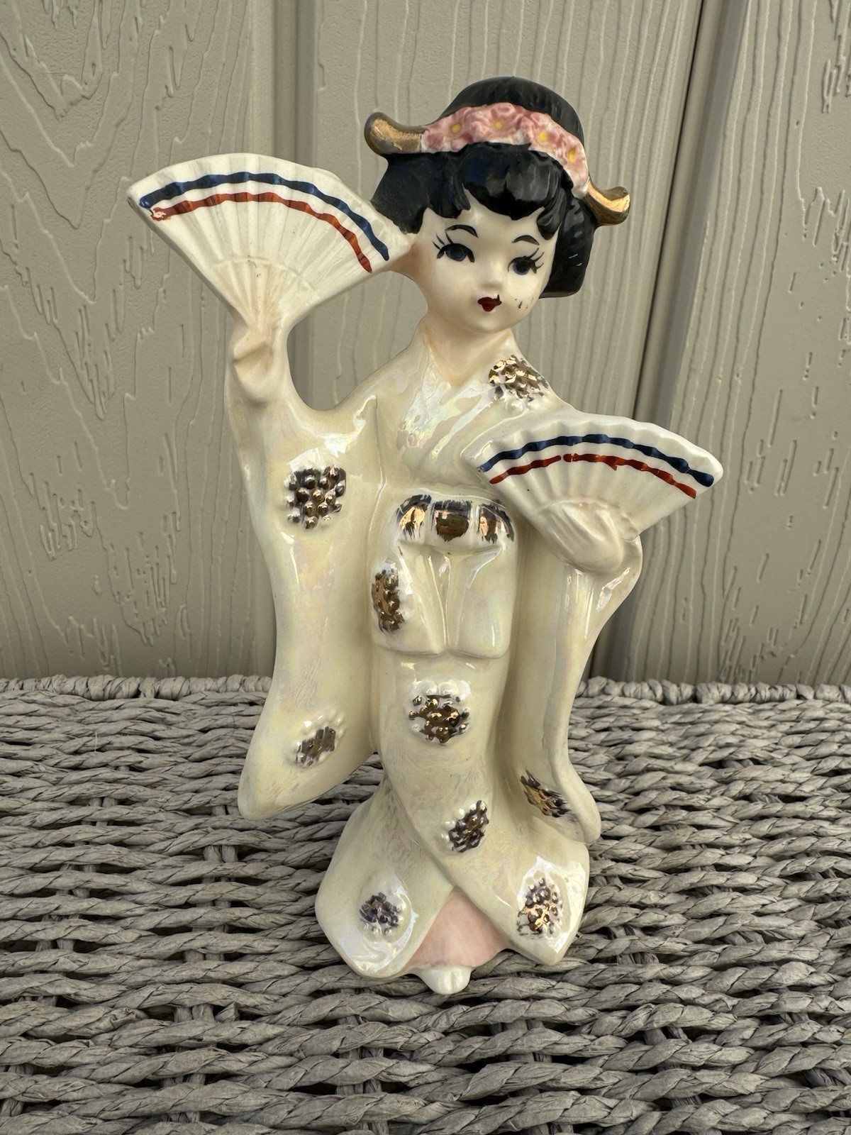 Vtg MCM Iridescent Japanese Geisha Girl Figurine Fan kimono Made In Japan Gold