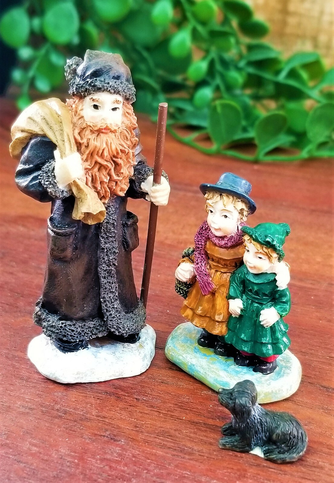 Lang & Wise Folk Villages Joy of Christmas Father Xmas Children Labrador Dog NOS