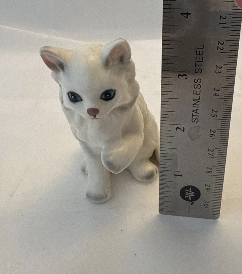 Vintage Lefton White Persian Kitten Figurine H1513 3-1/2 Inch Tall Made In Japan