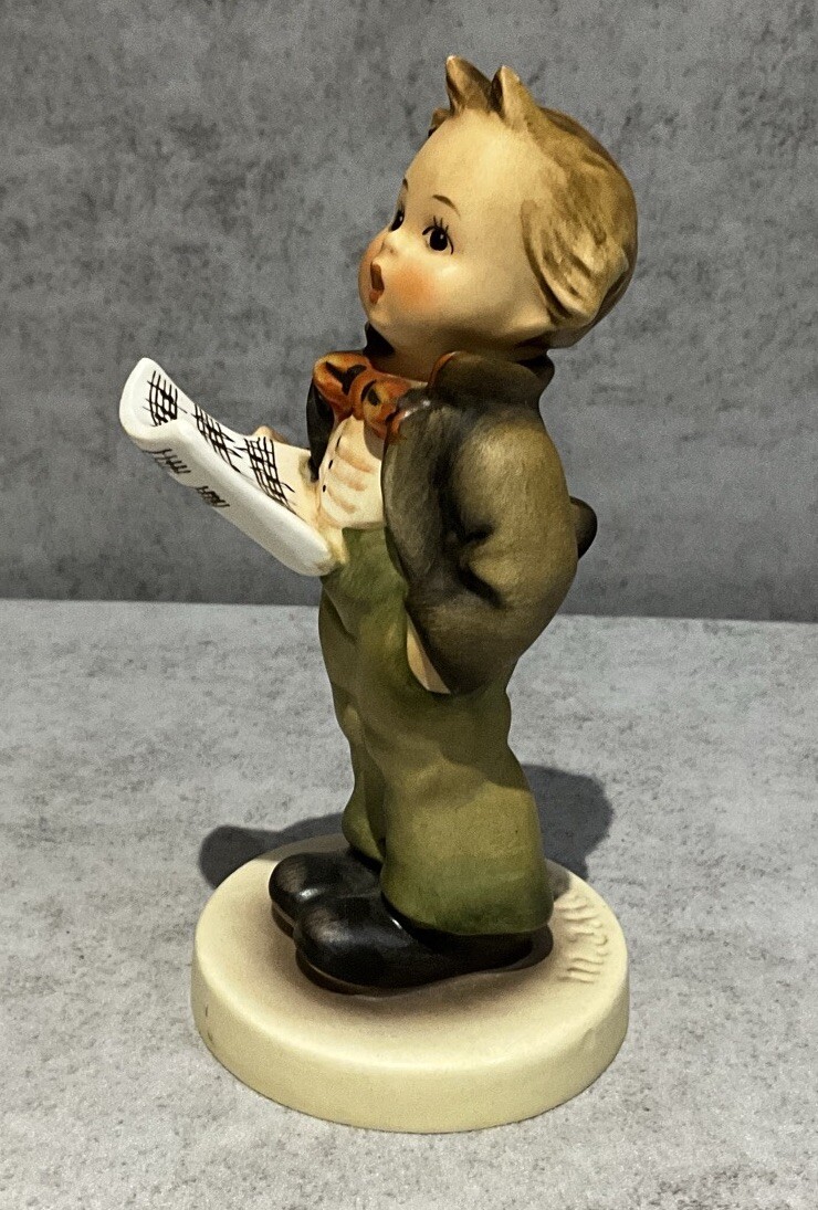 Hummel 3.25″ Figurine #135 Soloist TMK-3
