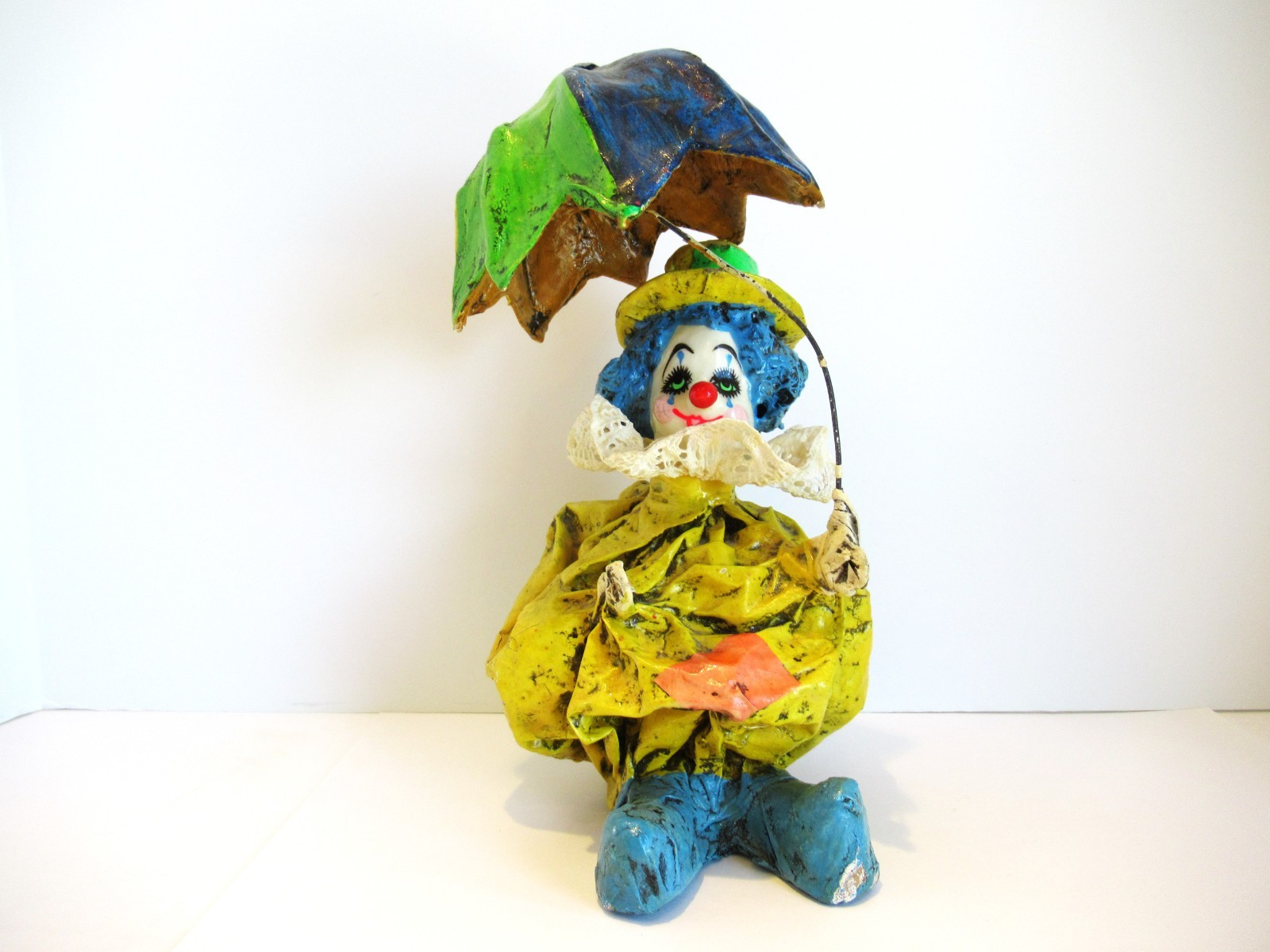 Vintage 1970s Papier (Paper) Mache Clown Figurine with Umbrella 10″ Tall Lace