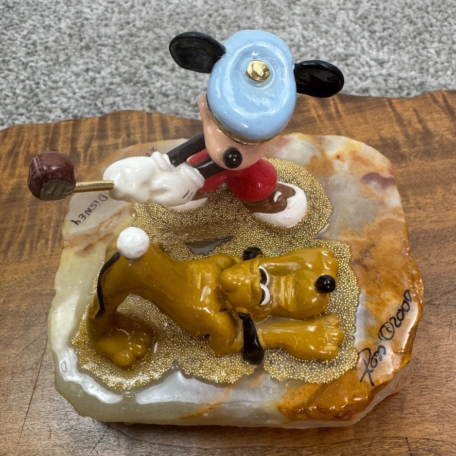 Ron Lee’s Disney Mickey Mouse & Pluto Golf Sculpture 219/1000 Canine Caddy 2000