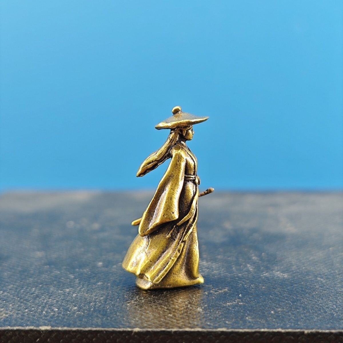 Solid Brass China Ancient Swordswoman Small Model Statue Micro Landscape Bonsai