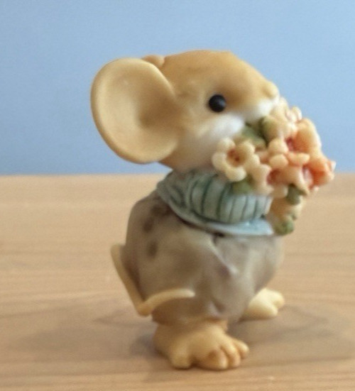 Vintage Ganz? Little Mouse With Bouquet of Flowers Unmarked