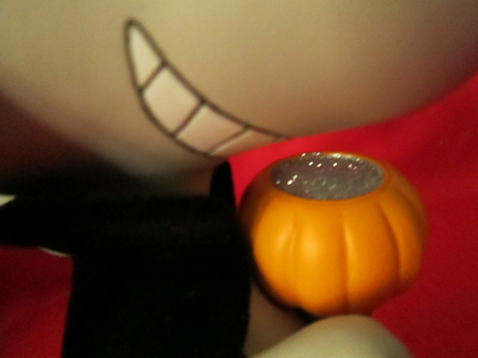Unique 6 1/2″ Peanuts Gang Snoopy Halloween Costume Hallmark Figurine Masked New